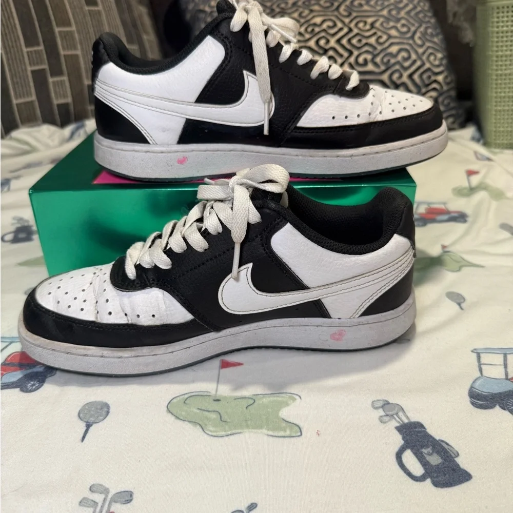 Nike Black Mesh Sneakers - Picture 2 of 10